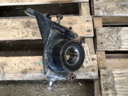 Front RH Knuckle / Hub