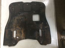 6195R Front Axle Cover